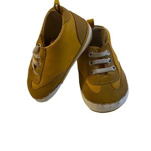 Infant Toddler Baby B’gosh Unisex Soft Sole Mustard Yellow Shoes 3-Months.